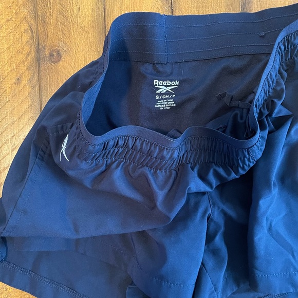 Reebok Lined Shorts - Picture 2 of 2